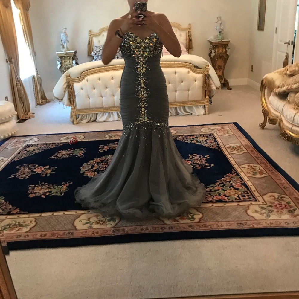 Jovanni prom dress